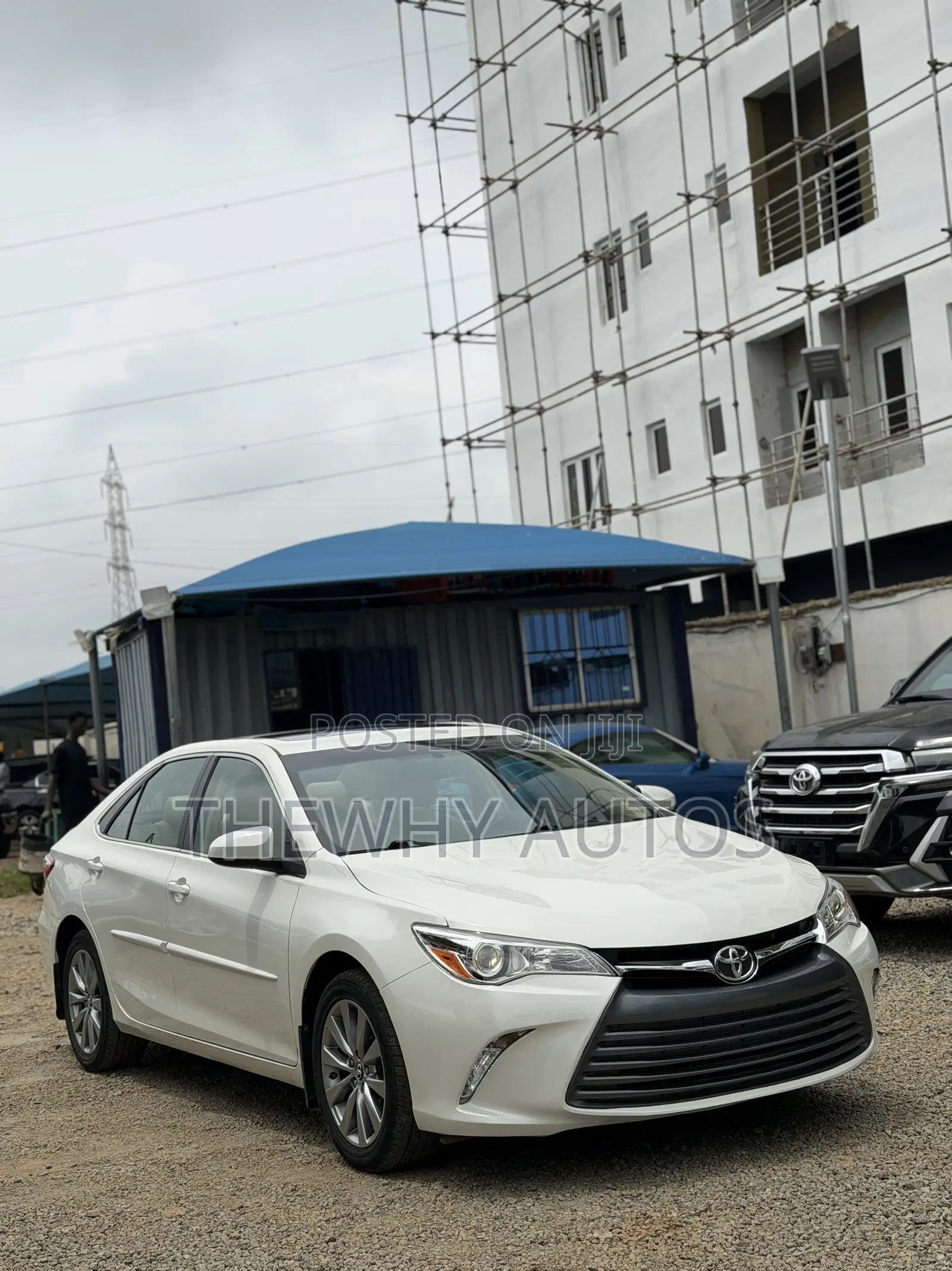 Toyota Camry XLE 4dr Sedan (2.5L 4cyl 6A) 2017 White