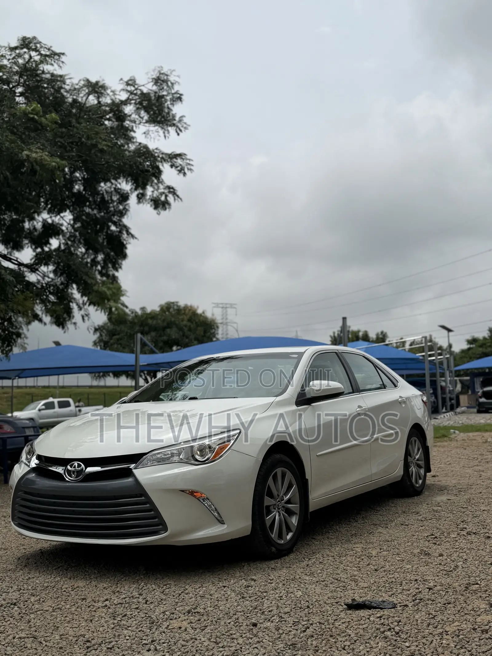 Toyota Camry XLE 4dr Sedan (2.5L 4cyl 6A) 2017 White