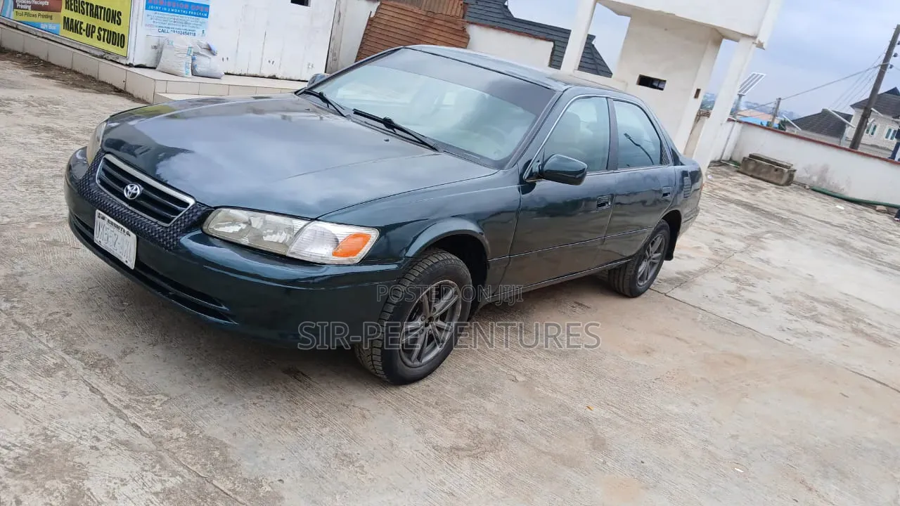 Toyota Camry LE 4dr Sedan (2.2L 4cyl 4A) 2000 Green
