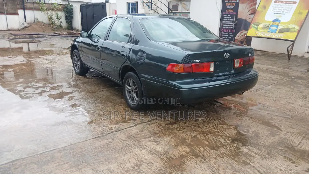 Toyota Camry LE 4dr Sedan (2.2L 4cyl 4A) 2000 Green