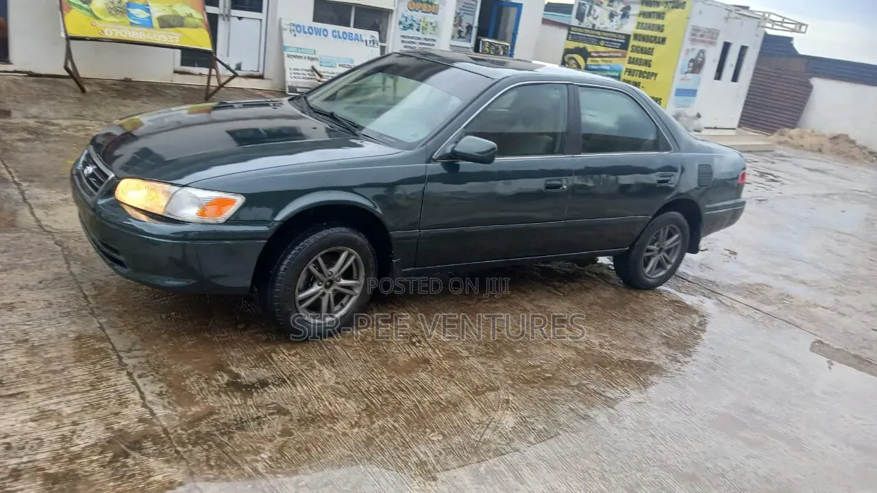 Toyota Camry LE 4dr Sedan (2.2L 4cyl 4A) 2000 Green