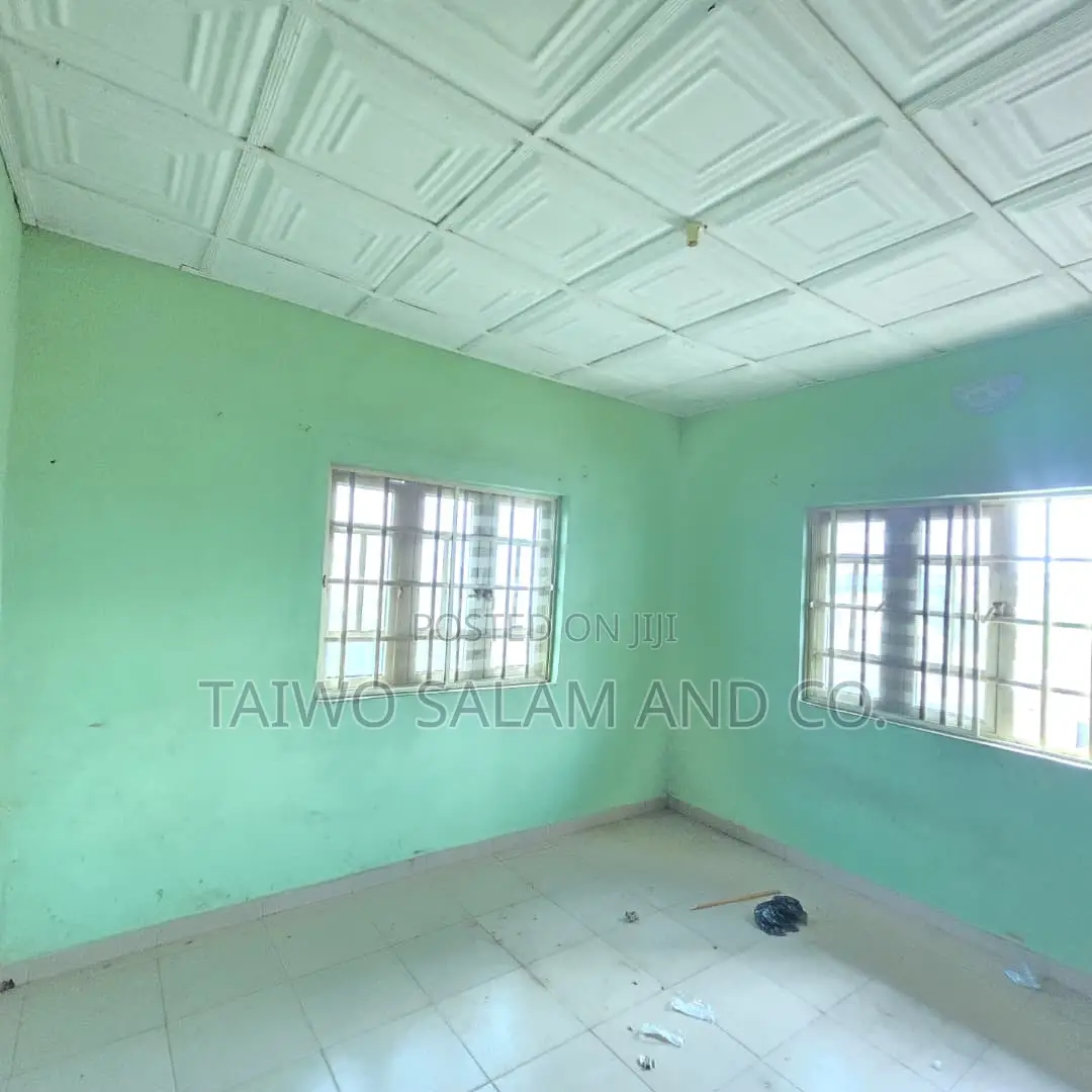 2bdrm Block of Flats in Moniya for rent