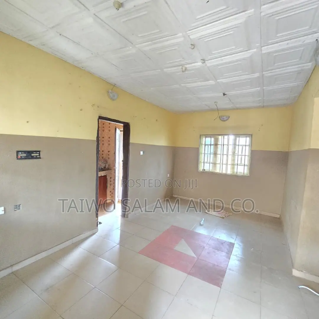 2bdrm Block of Flats in Moniya for rent