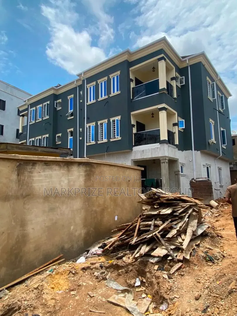 3bdrm Apartment in Opebi Ikeja Lagos for sale