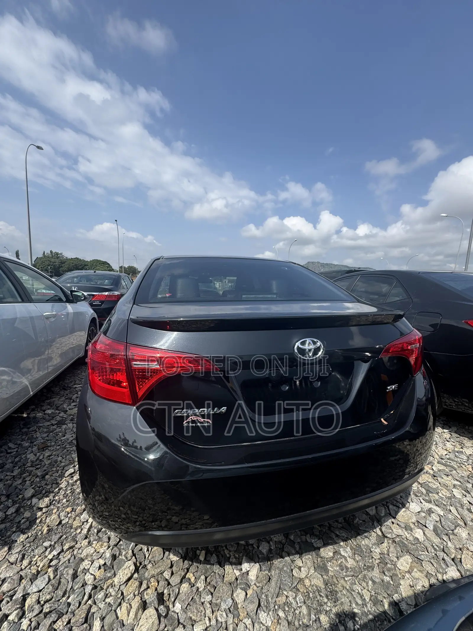 Toyota Corolla SE (1.8L 4cyl 2A) 2018 Black