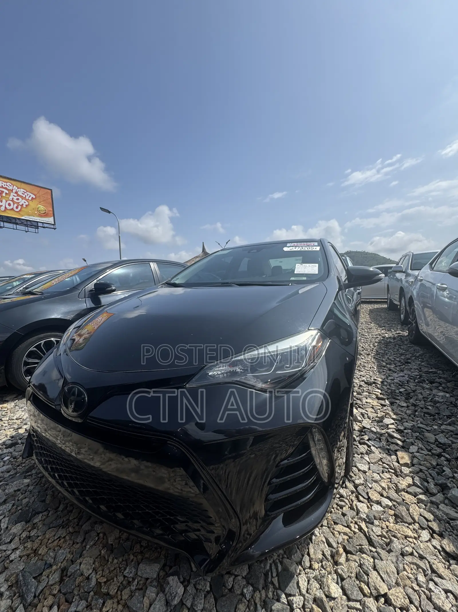Toyota Corolla SE (1.8L 4cyl 2A) 2018 Black