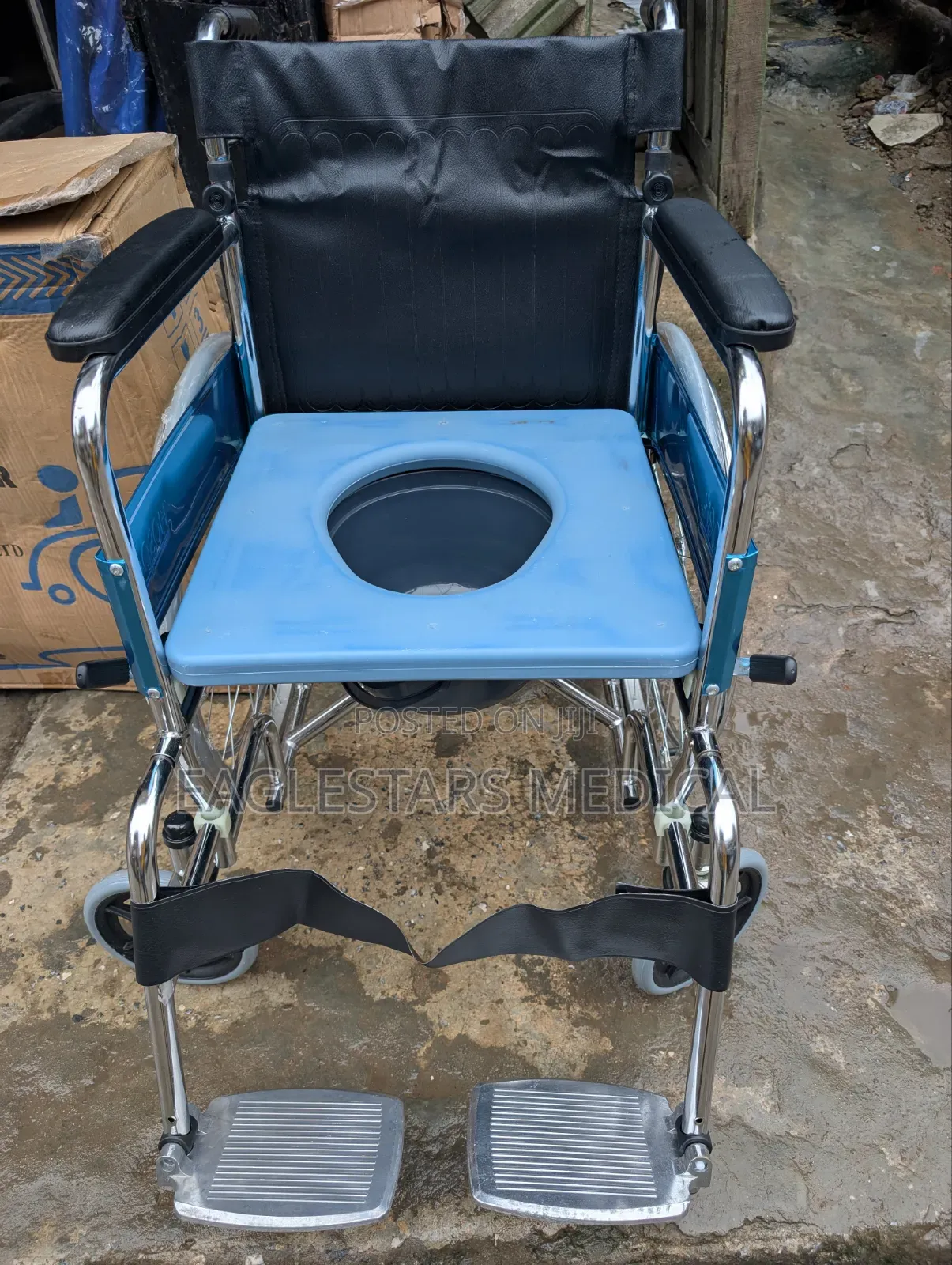 Comode Wheel Chair