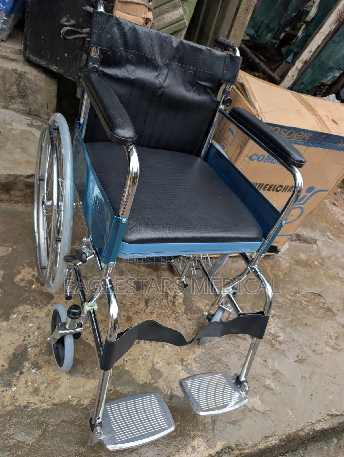 Comode Wheel Chair