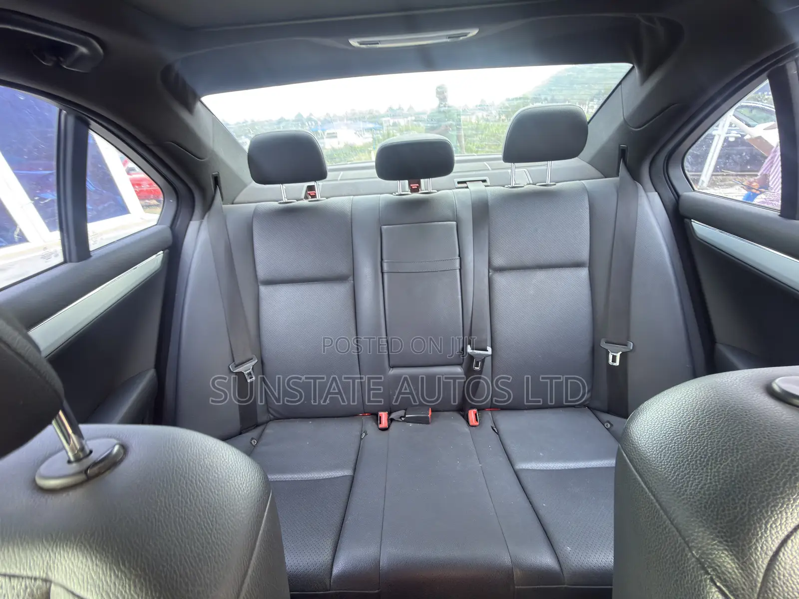 Mercedes-Benz C300 2009 Red