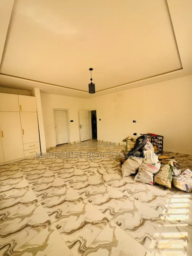3bdrm Apartment in Ogba Ikeja Lagos for sale