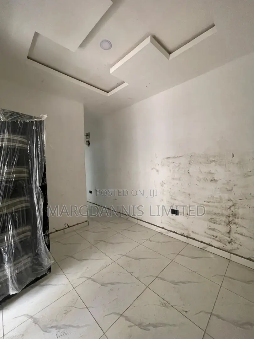 1bdrm Block of Flats in Nitel Estate, Ikorodu Garage for rent