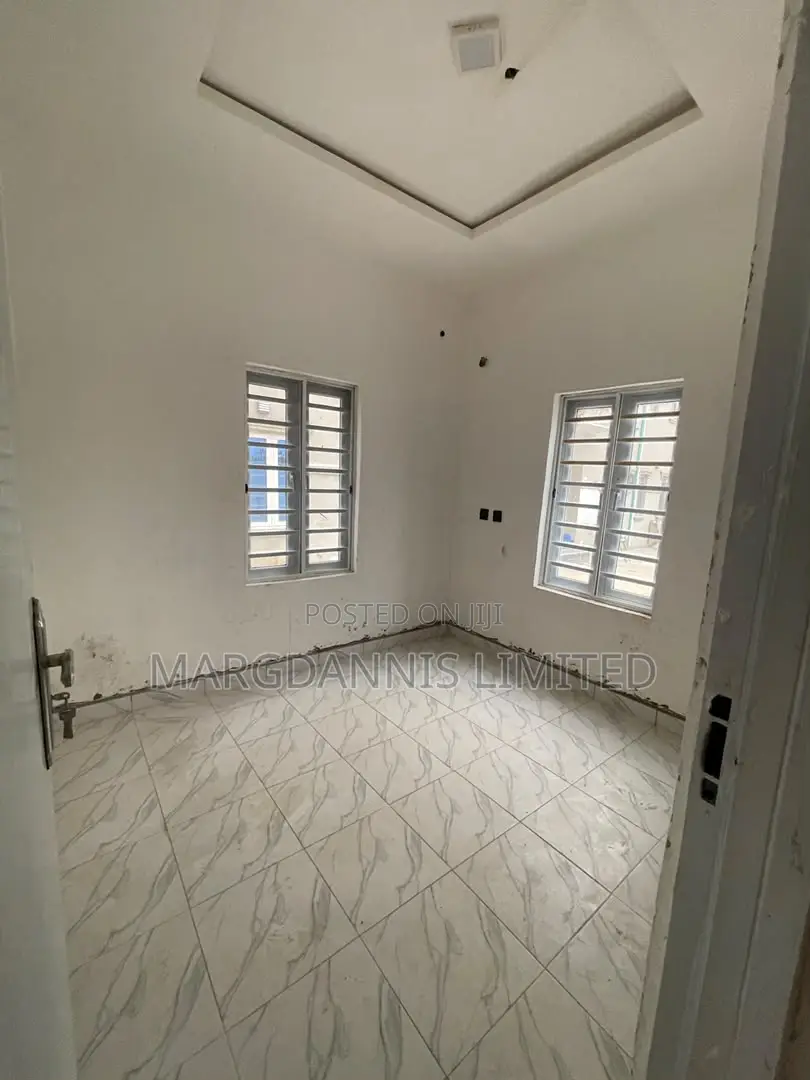 1bdrm Block of Flats in Nitel Estate, Ikorodu Garage for rent
