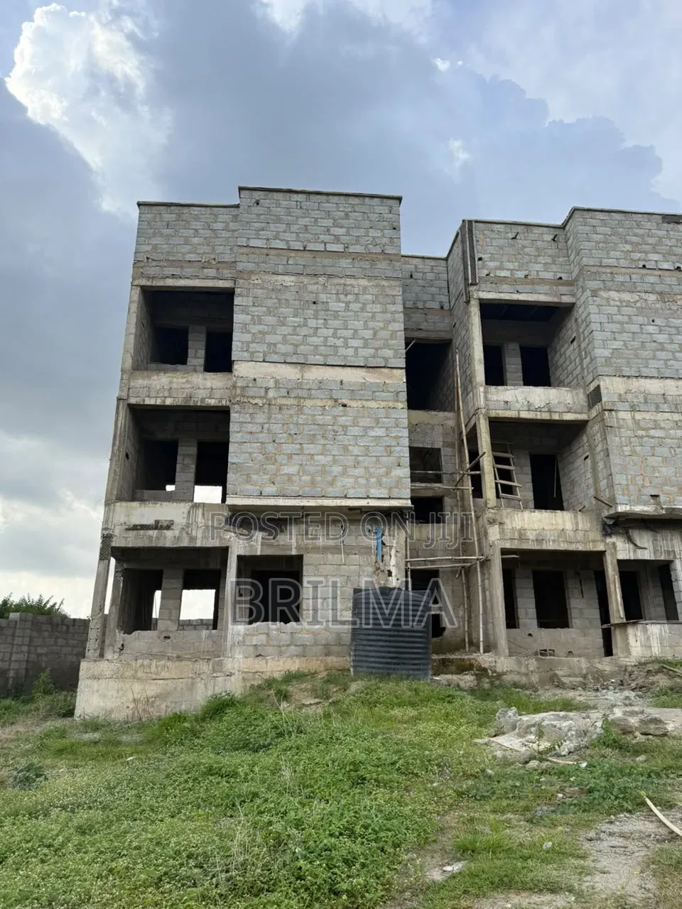 4bdrm Duplex in Guzape District for sale
