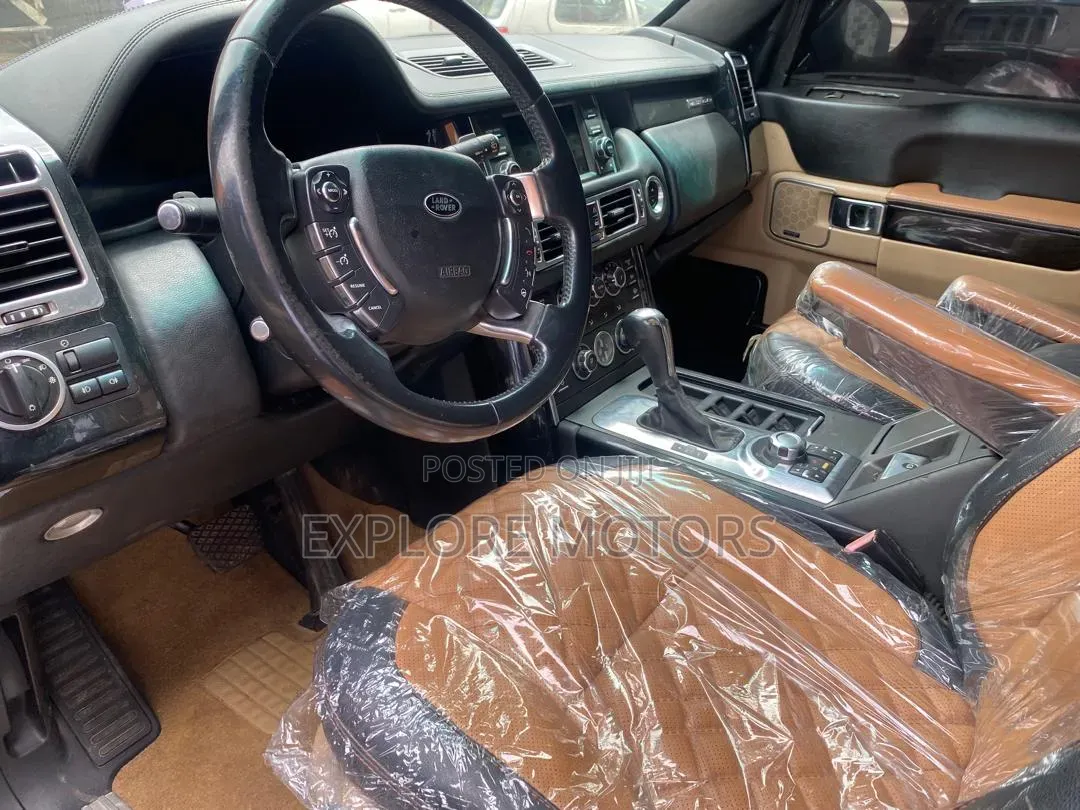 Land Rover Range Rover 2011 Black