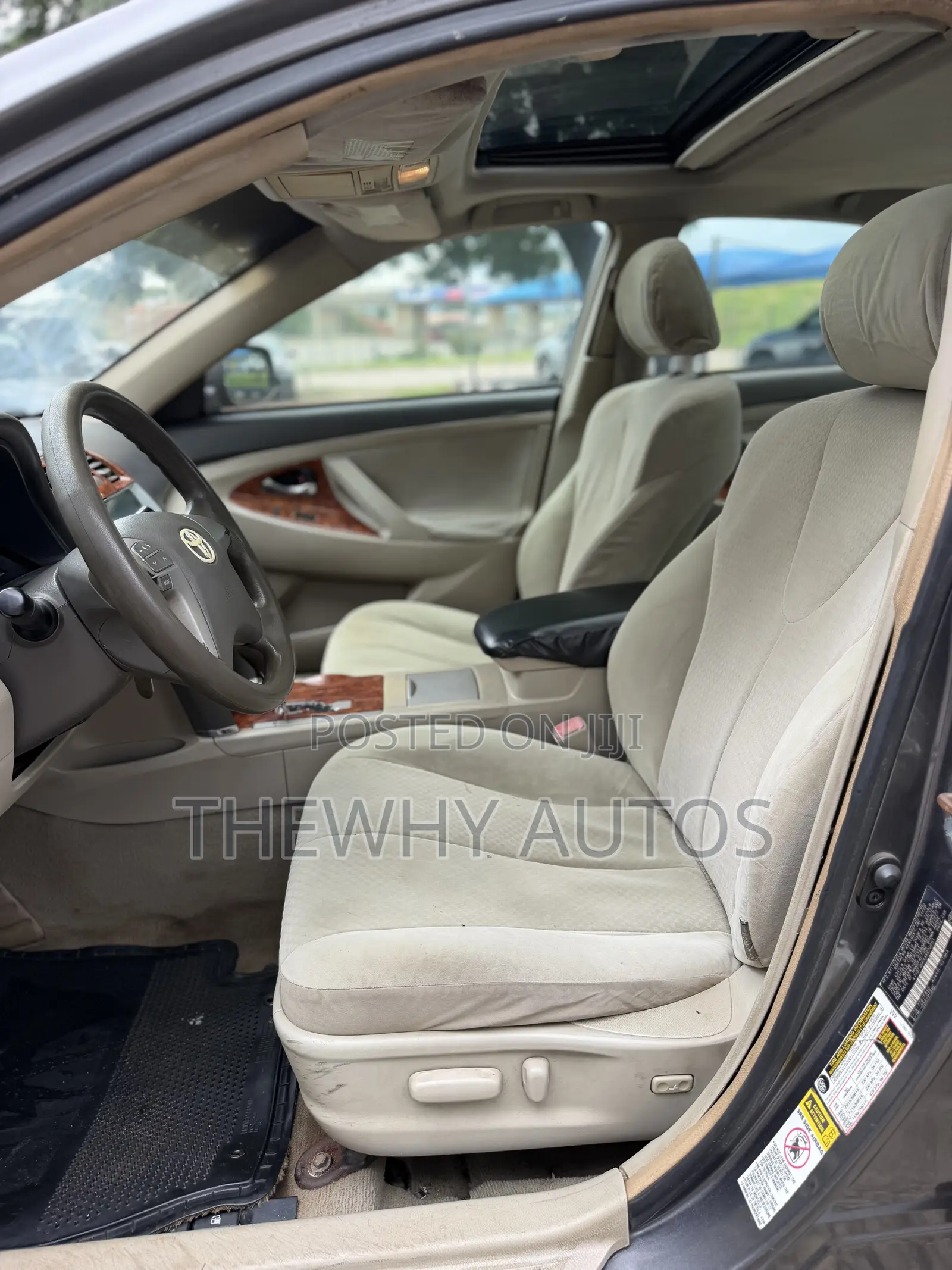 Toyota Camry LE 4dr Sedan (2.5L 4cyl 6AM) 2010 Gray