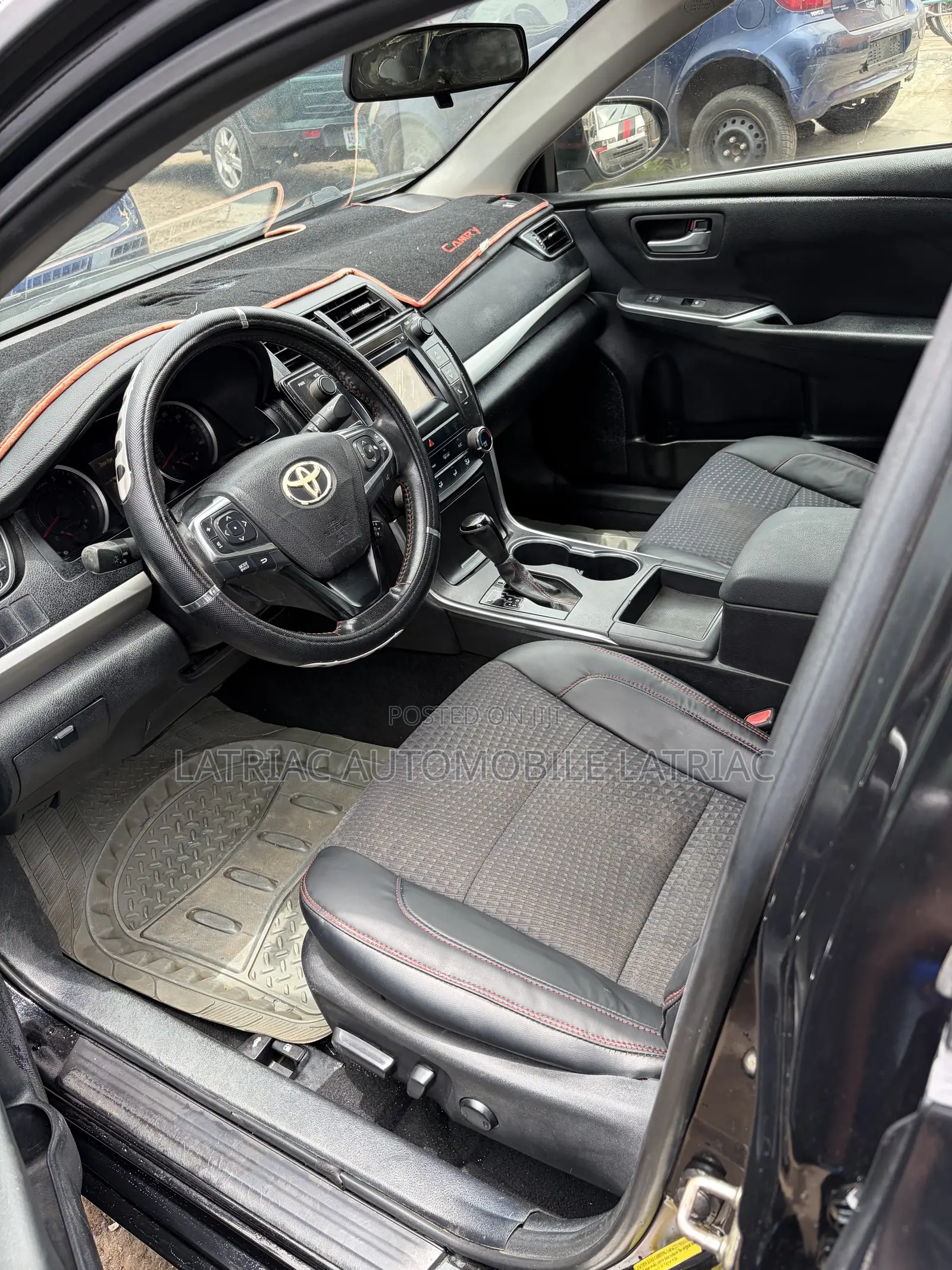 Toyota Camry SE 4dr Sedan (2.5L 4cyl 6A) 2015 Black