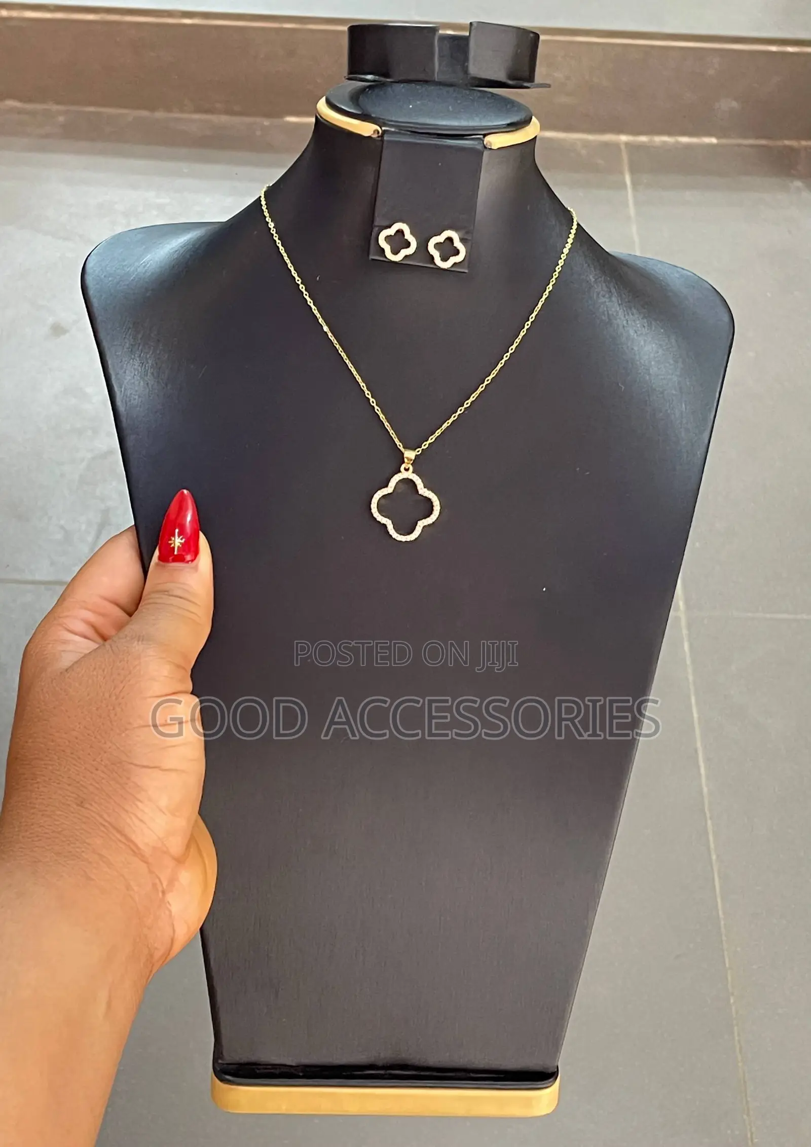 Necklace Earrings Set