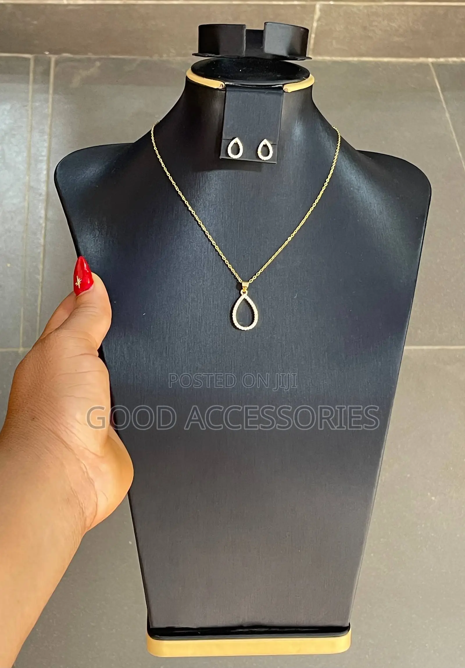 Necklace Earrings Set