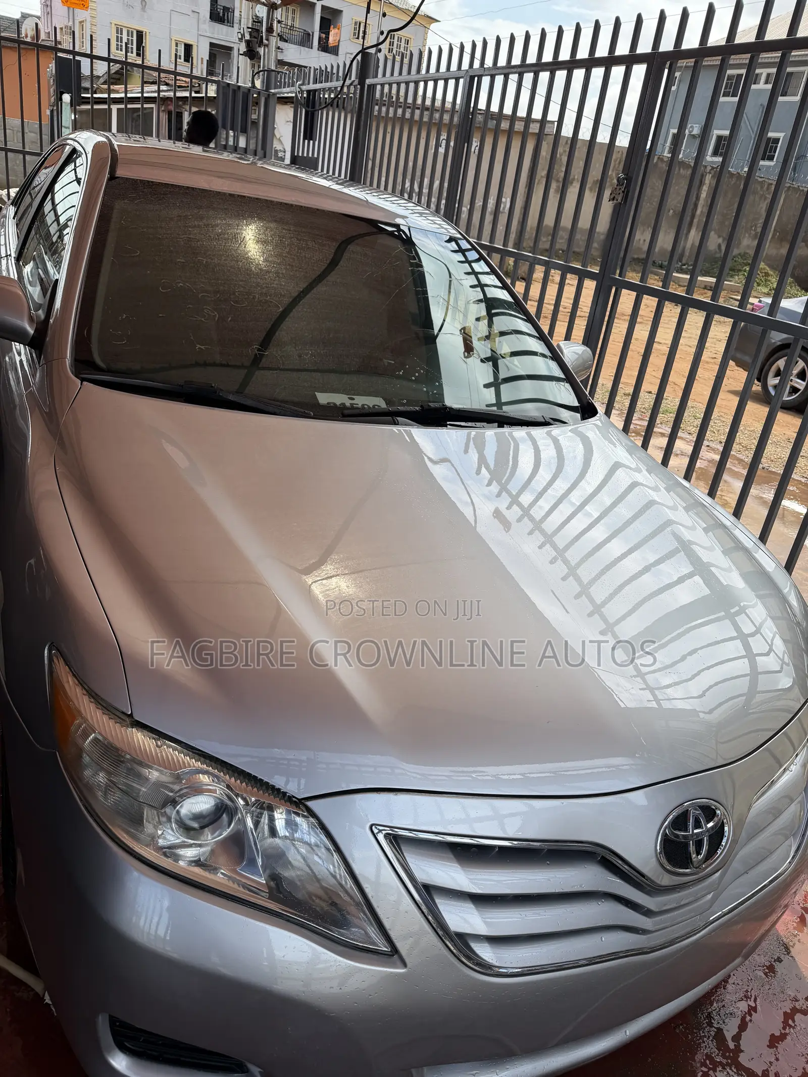 Toyota Camry LE 4dr Sedan (2.5L 4cyl 6AM) 2010 Silver