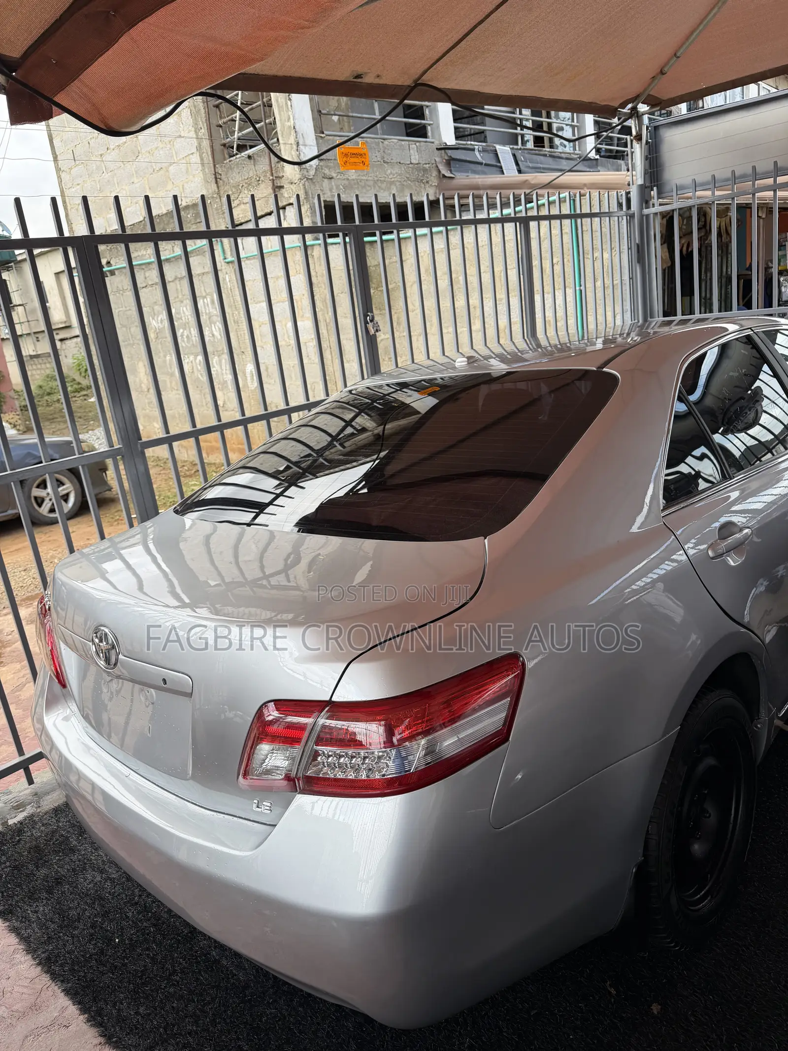 Toyota Camry LE 4dr Sedan (2.5L 4cyl 6AM) 2010 Silver