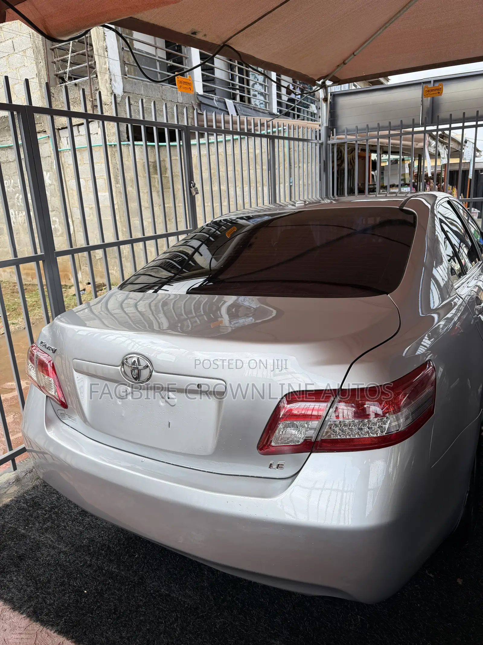 Toyota Camry LE 4dr Sedan (2.5L 4cyl 6AM) 2010 Silver