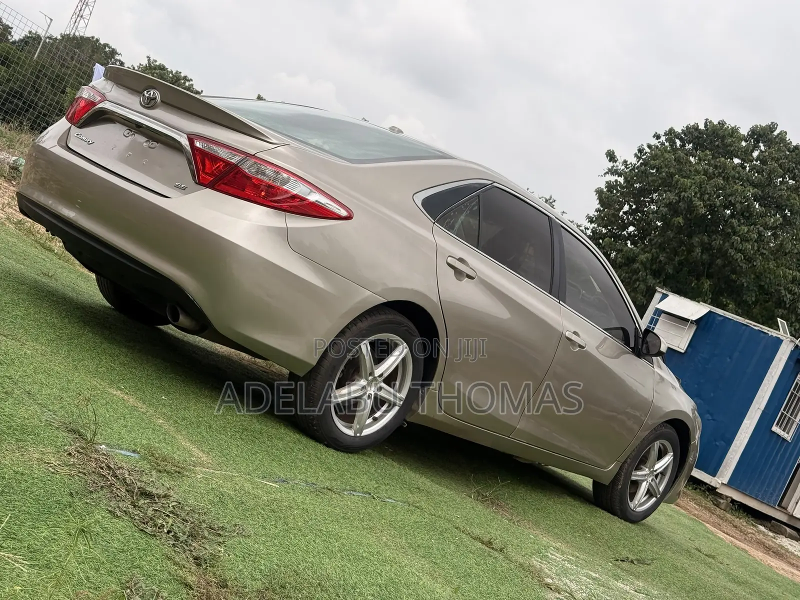 Toyota Camry SE 4dr Sedan (2.5L 4cyl 6A) 2015 Gold