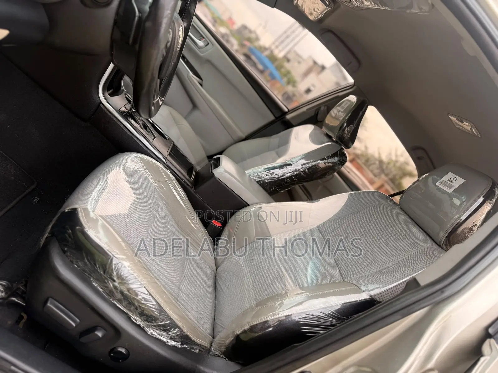 Toyota Camry SE 4dr Sedan (2.5L 4cyl 6A) 2015 Gold