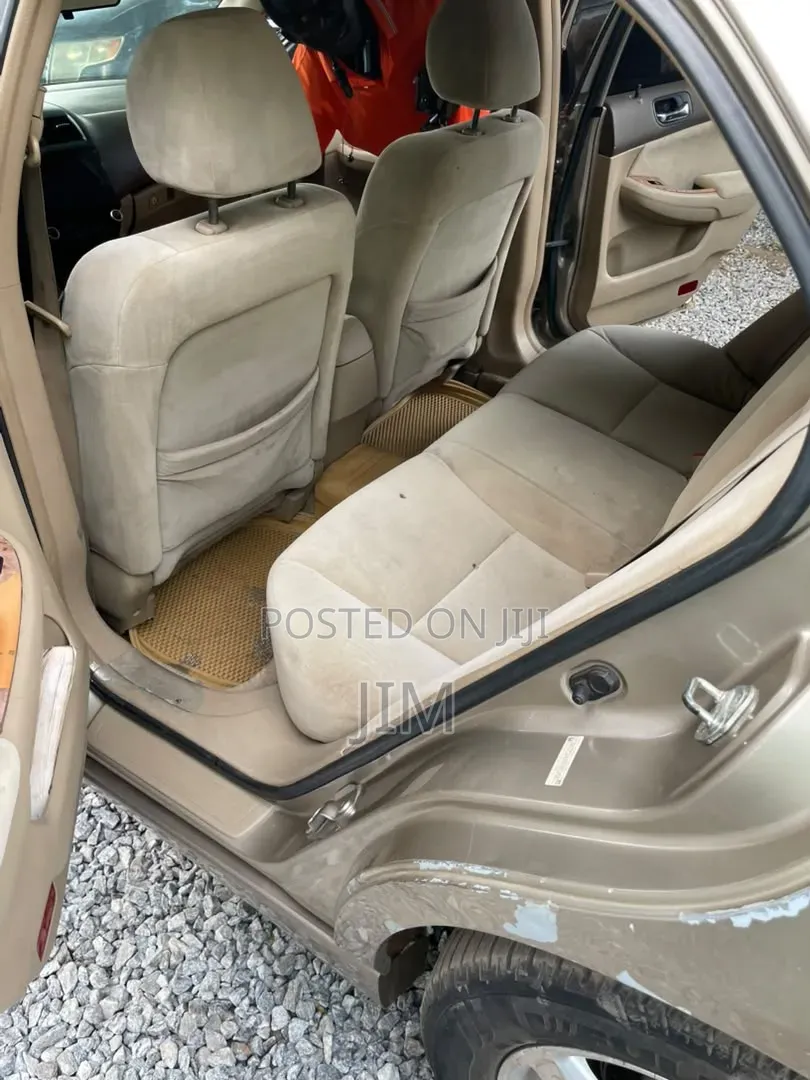 Honda Accord 2005 Gold