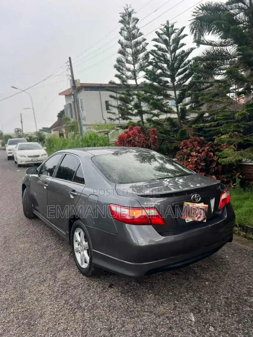 Toyota Camry SE 4dr Sedan (2.4L 4cyl 5A) 2008