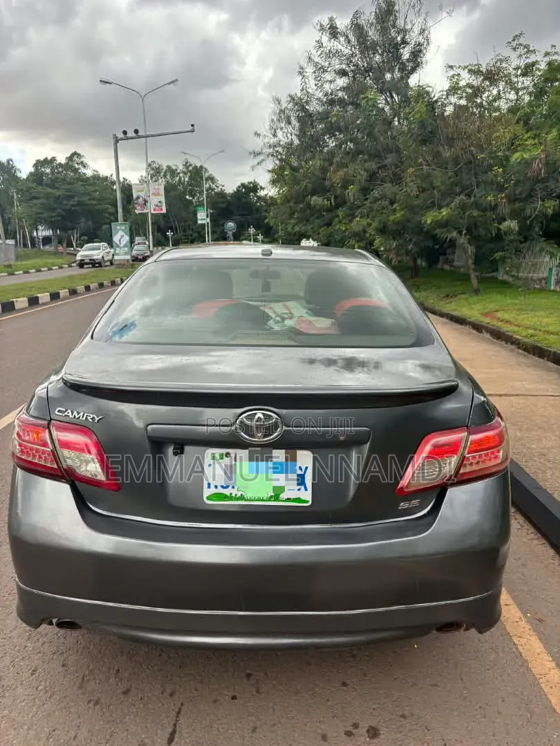 Toyota Camry SE 4dr Sedan (2.4L 4cyl 5A) 2008