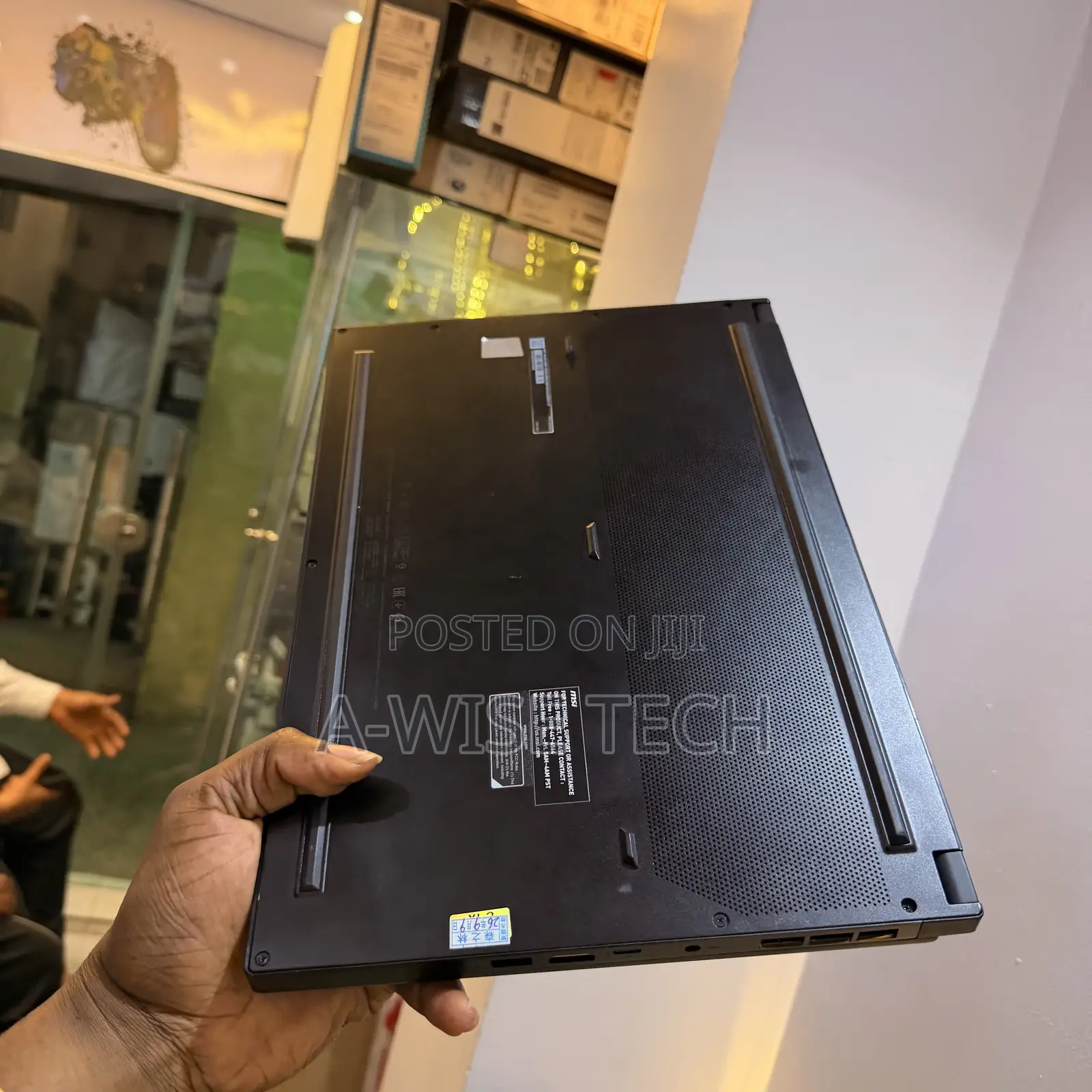 Laptop MSI GS66 Stealth 12UHS 16GB Intel Core i7 SSD 1T