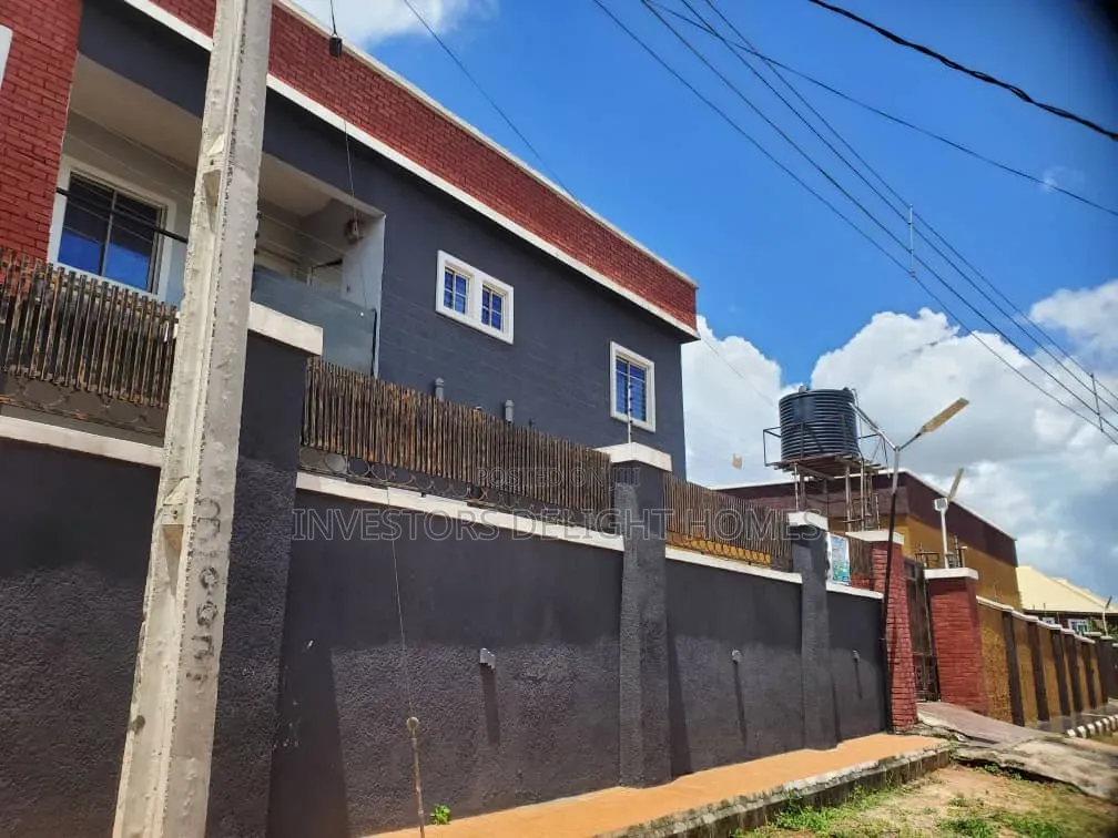 3bdrm Block of Flats in Oshimili North for sale