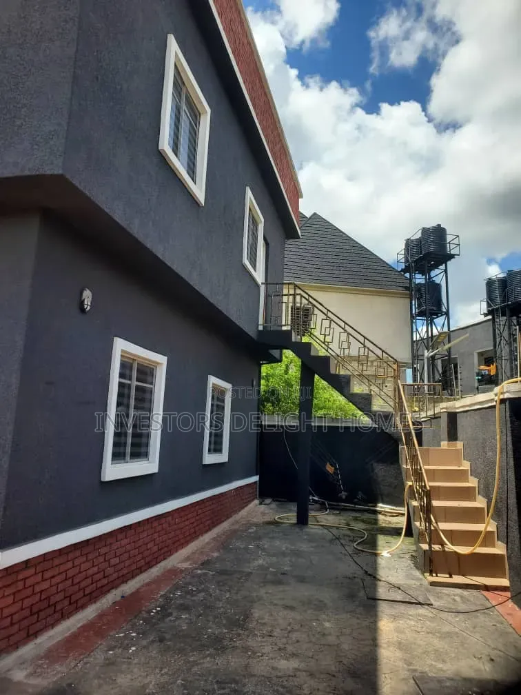 3bdrm Block of Flats in Oshimili North for sale