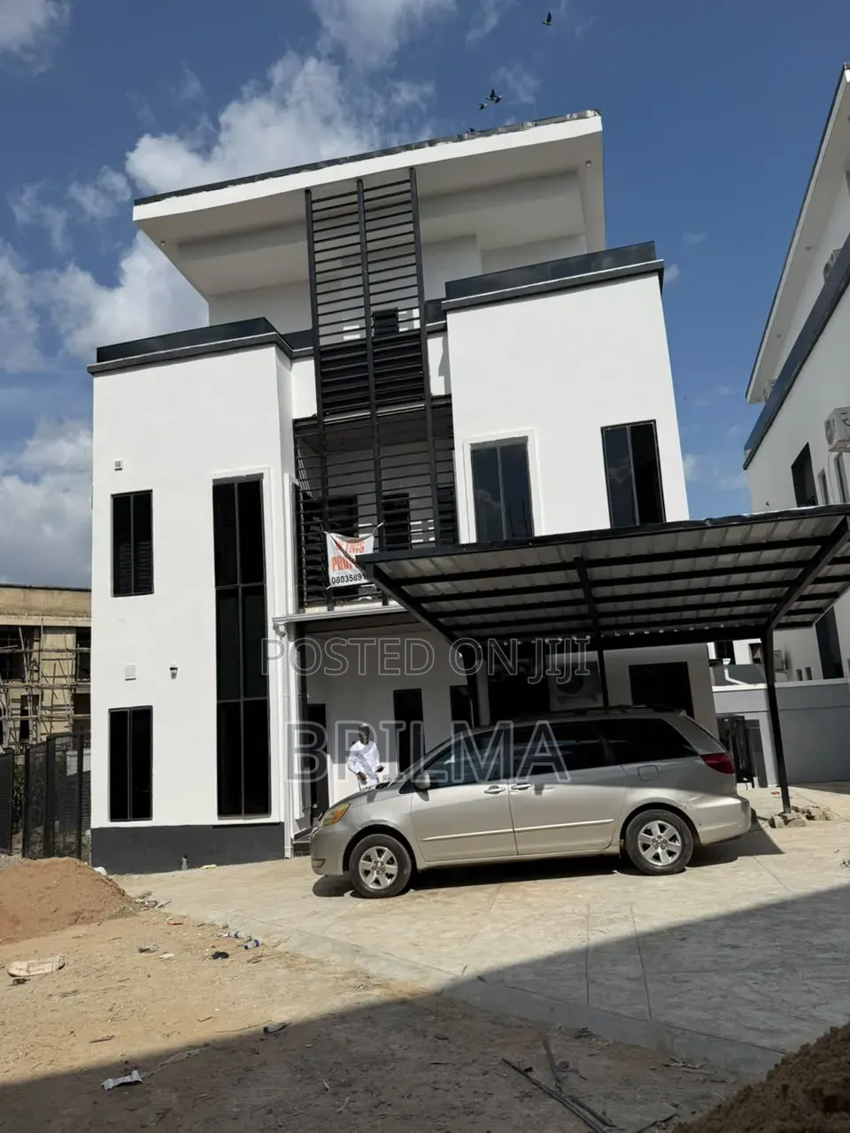5bdrm Duplex in Guzape District for sale