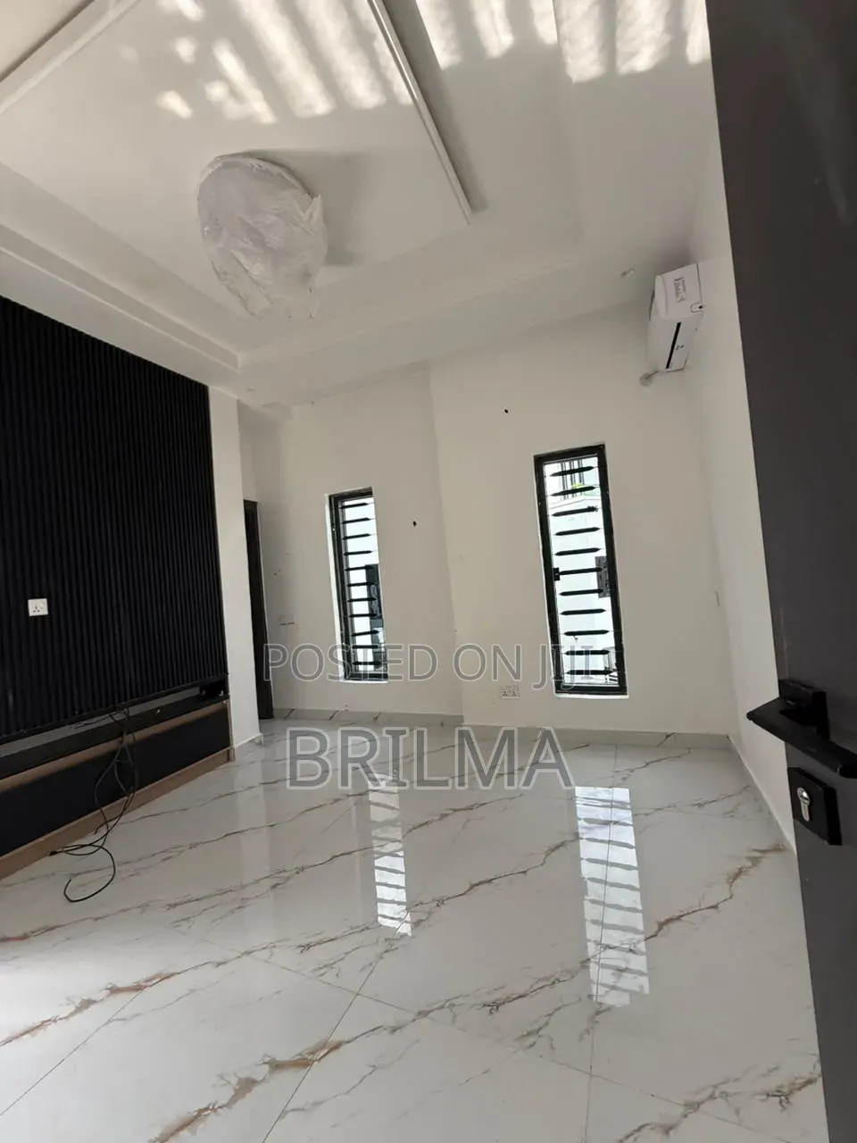5bdrm Duplex in Guzape District for sale