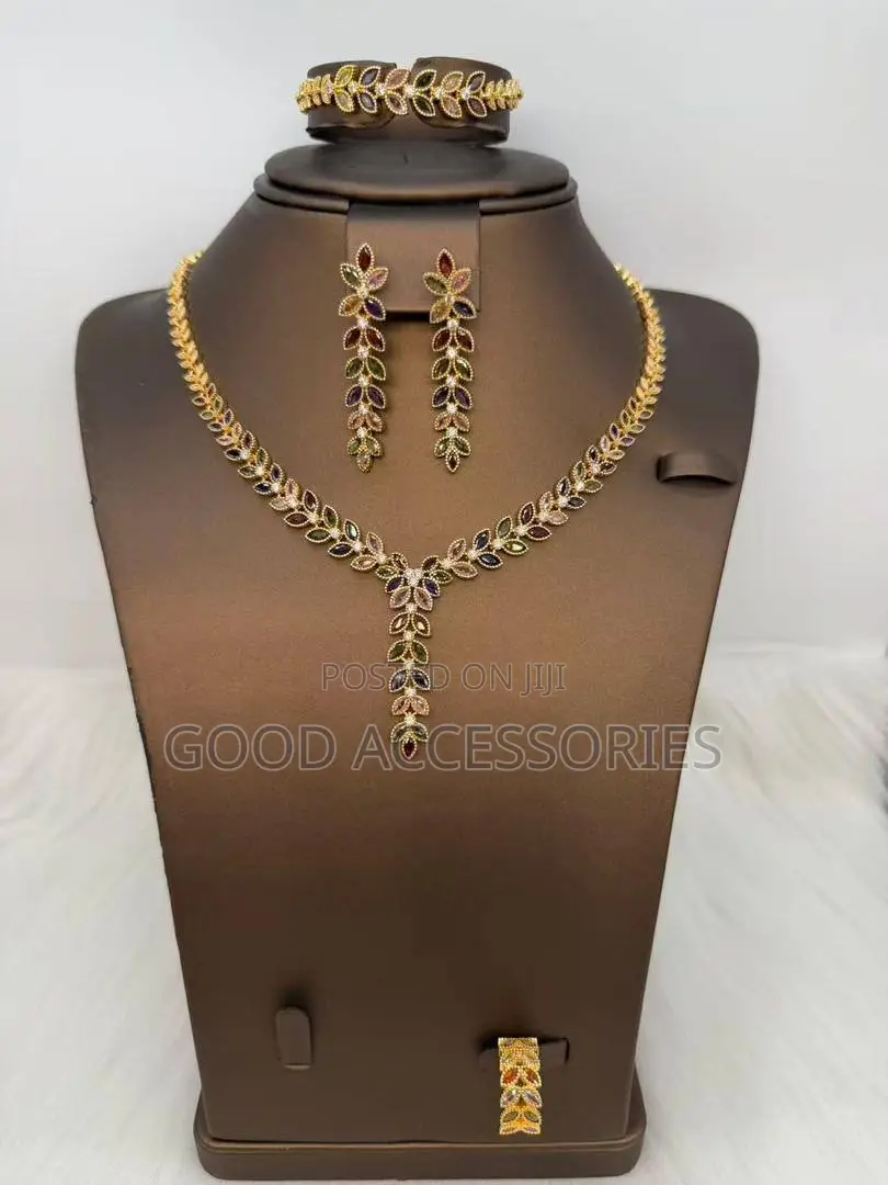 Elegant Zircon Necklace