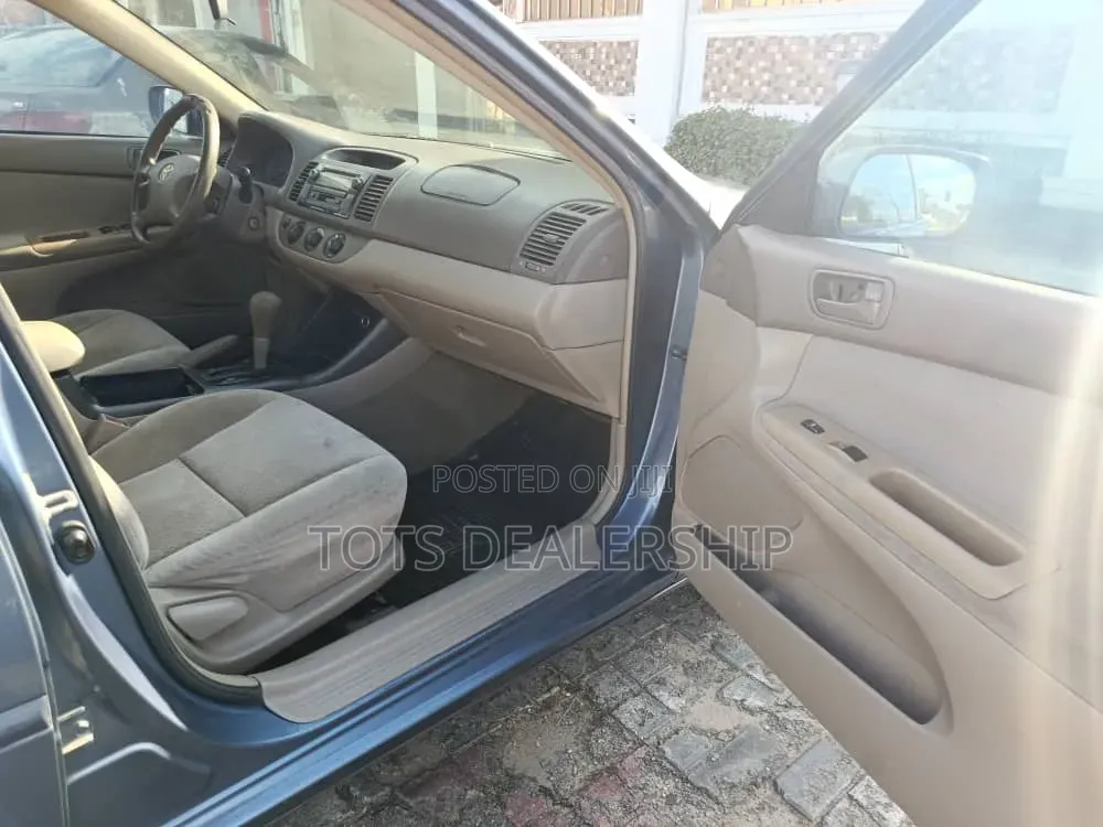 Toyota Camry LE 4dr Sedan (2.4L 4cyl 4A) 2004 Blue