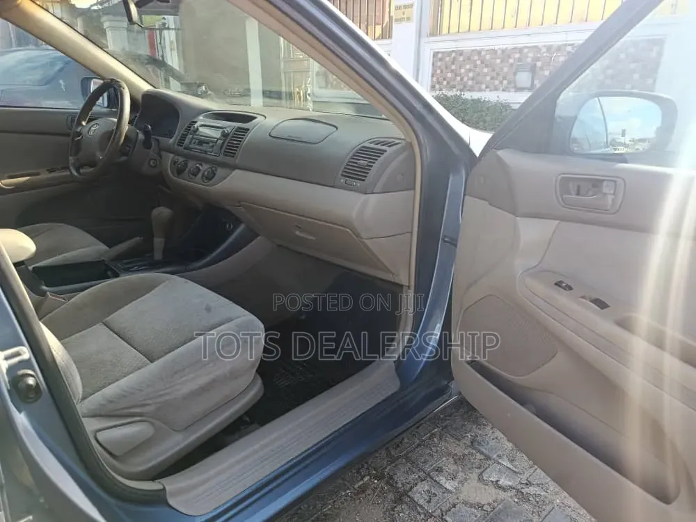Toyota Camry LE 4dr Sedan (2.4L 4cyl 4A) 2004 Blue