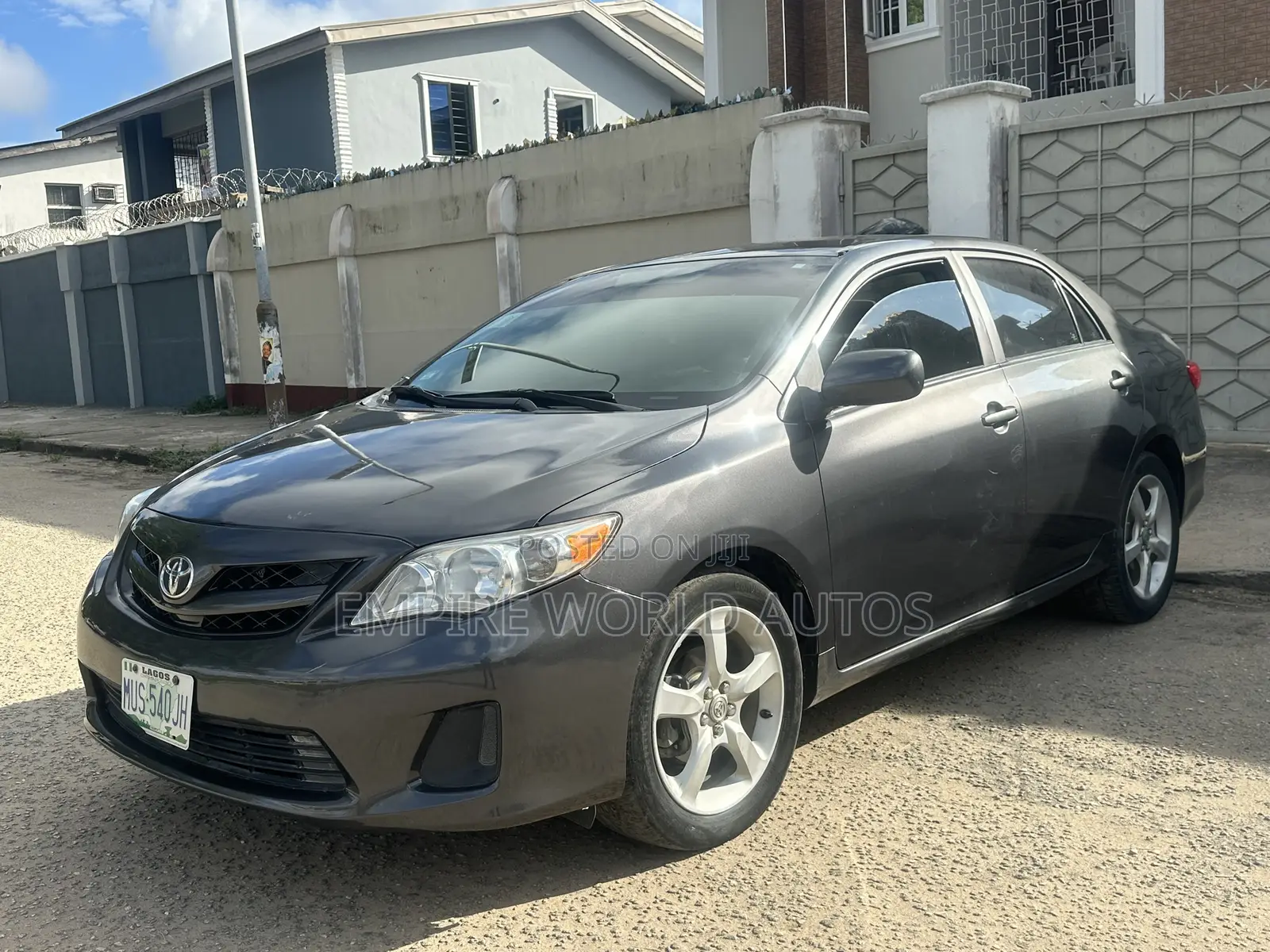 Toyota Corolla LE Special Edition 4dr Sedan (1.8L 4cyl 4A) 2013 Gray