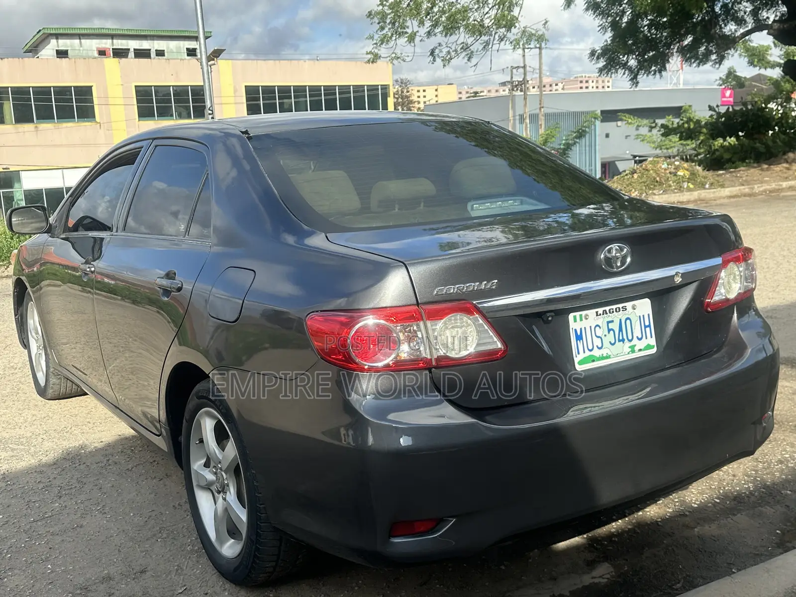 Toyota Corolla LE Special Edition 4dr Sedan (1.8L 4cyl 4A) 2013 Gray