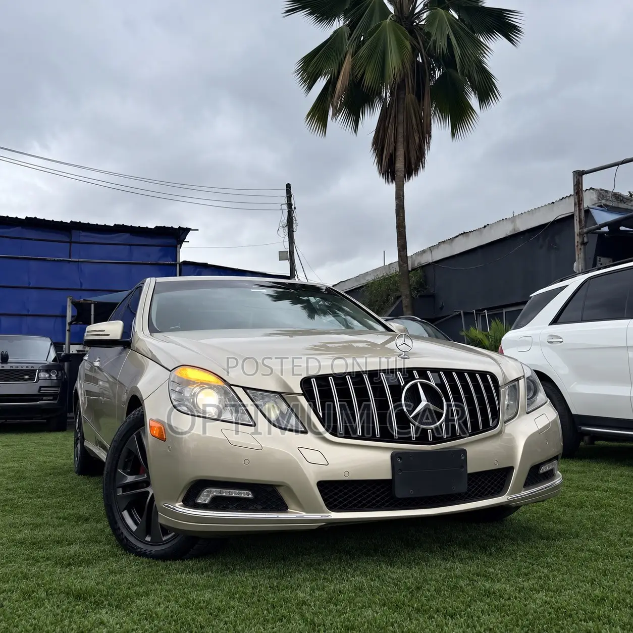 Mercedes-Benz E350 Base 4Matic Sedan AWD (3.5L 6cyl 7A) 2010 Gold
