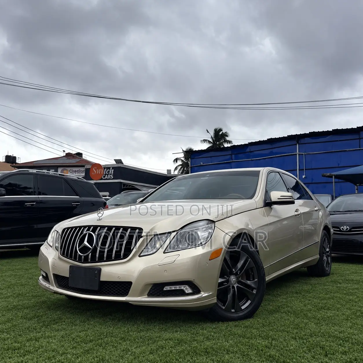 Mercedes-Benz E350 Base 4Matic Sedan AWD (3.5L 6cyl 7A) 2010 Gold