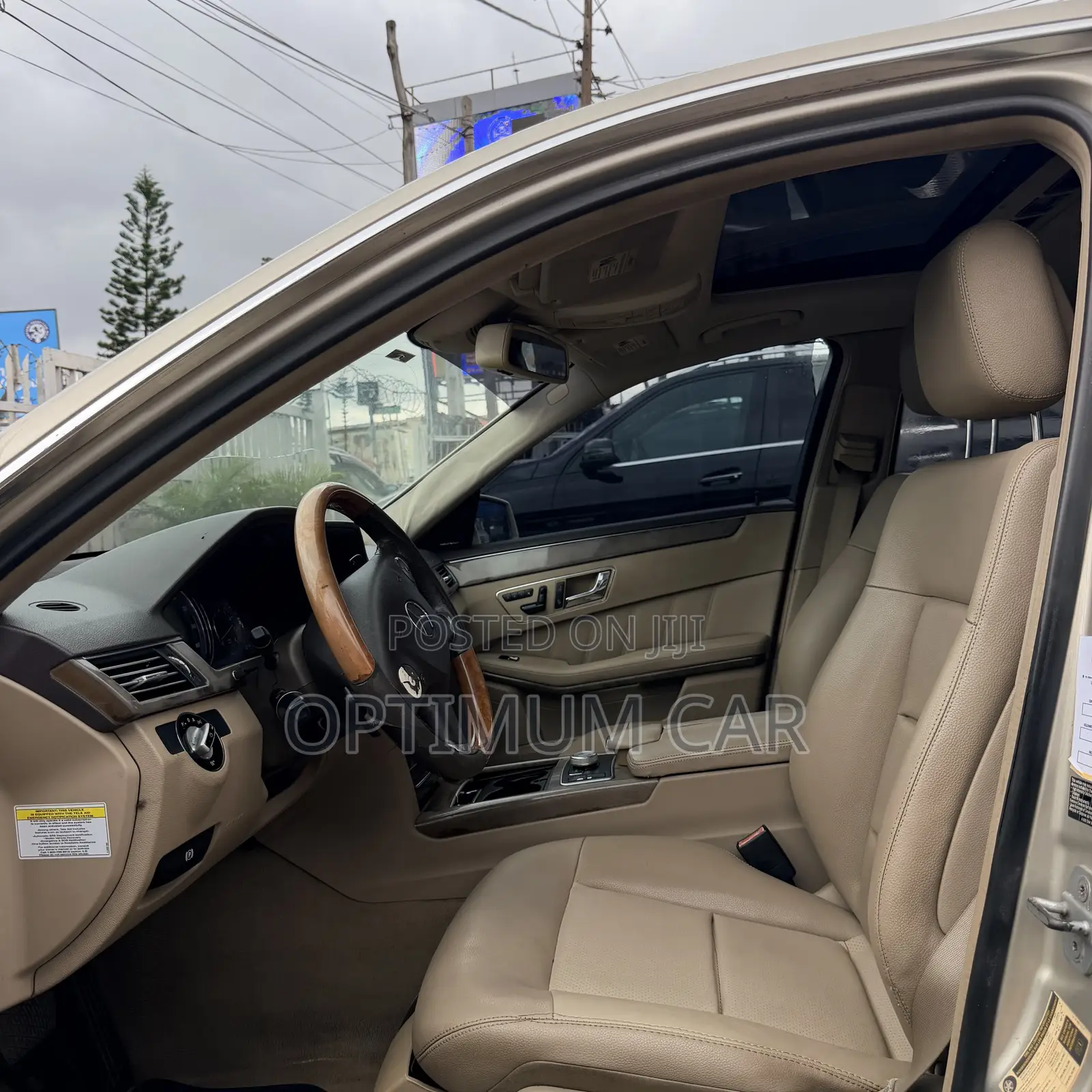Mercedes-Benz E350 Base 4Matic Sedan AWD (3.5L 6cyl 7A) 2010 Gold