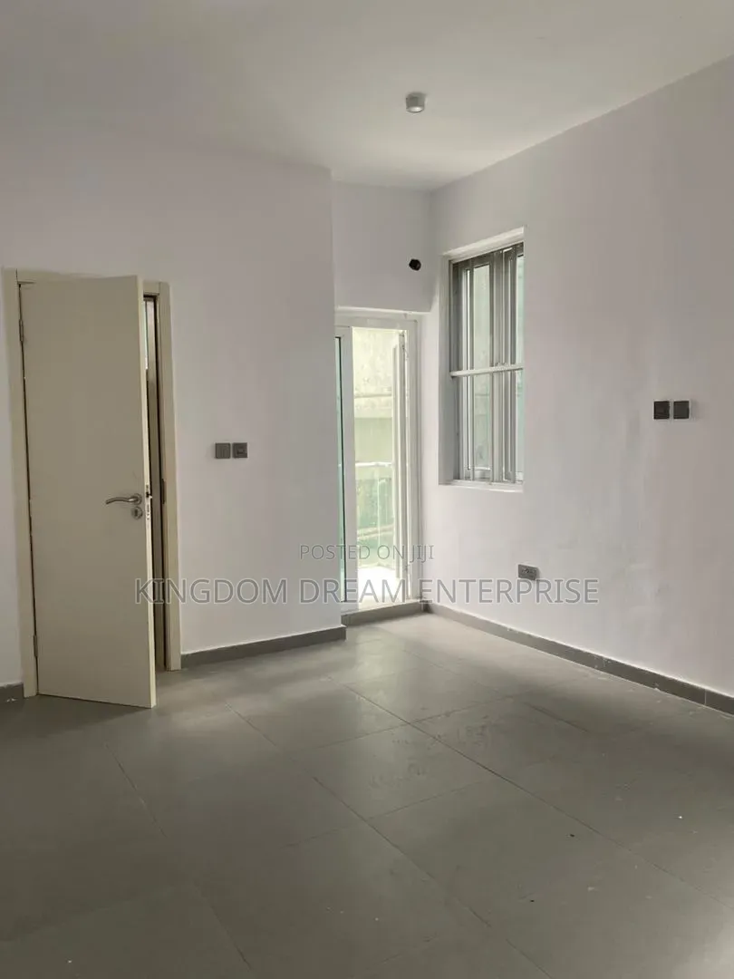 2bdrm Apartment in Ilasan Lekki Lagos for rent