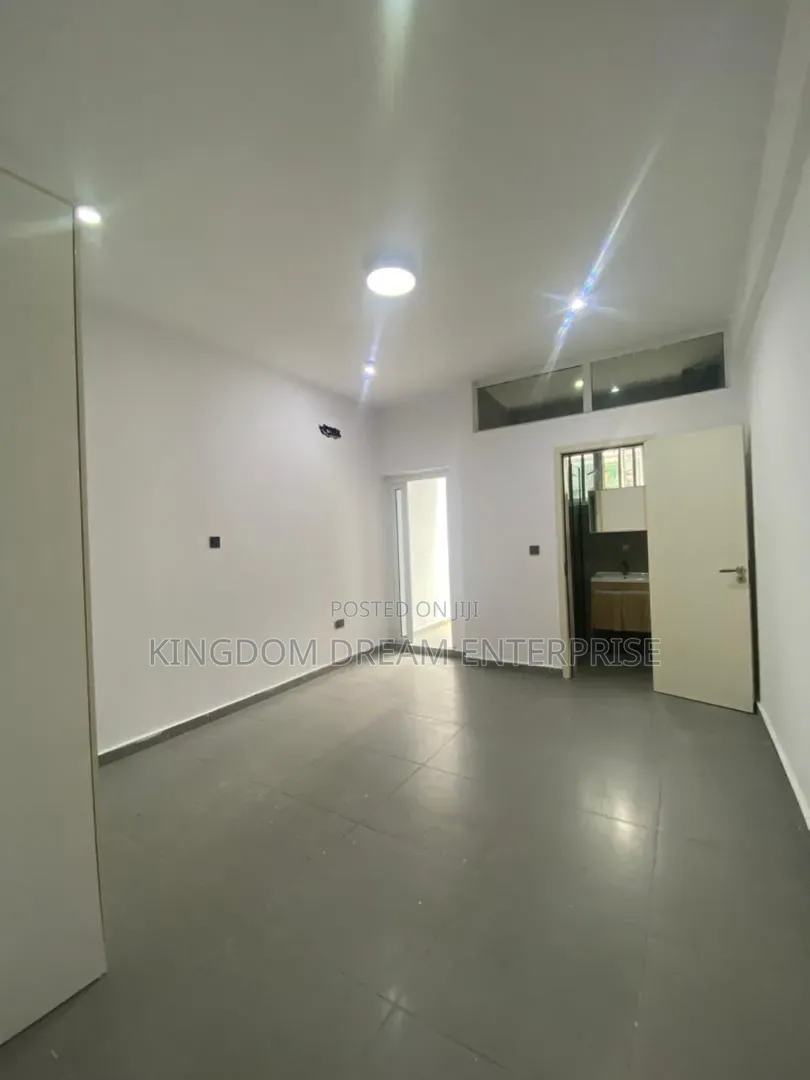 2bdrm Apartment in Ilasan Lekki Lagos for rent