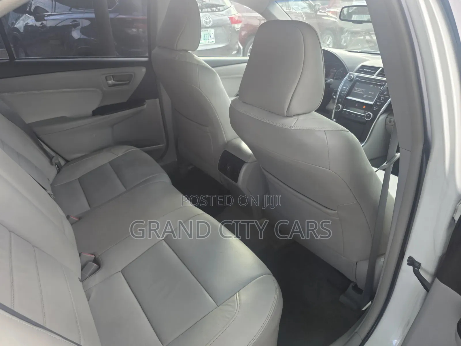 Toyota Camry XLE 4dr Sedan (3.5L 6cyl 6A) 2015 White