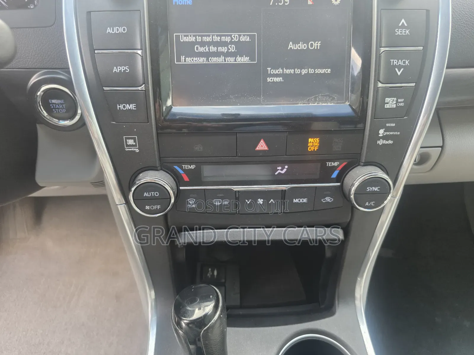 Toyota Camry XLE 4dr Sedan (3.5L 6cyl 6A) 2015 White