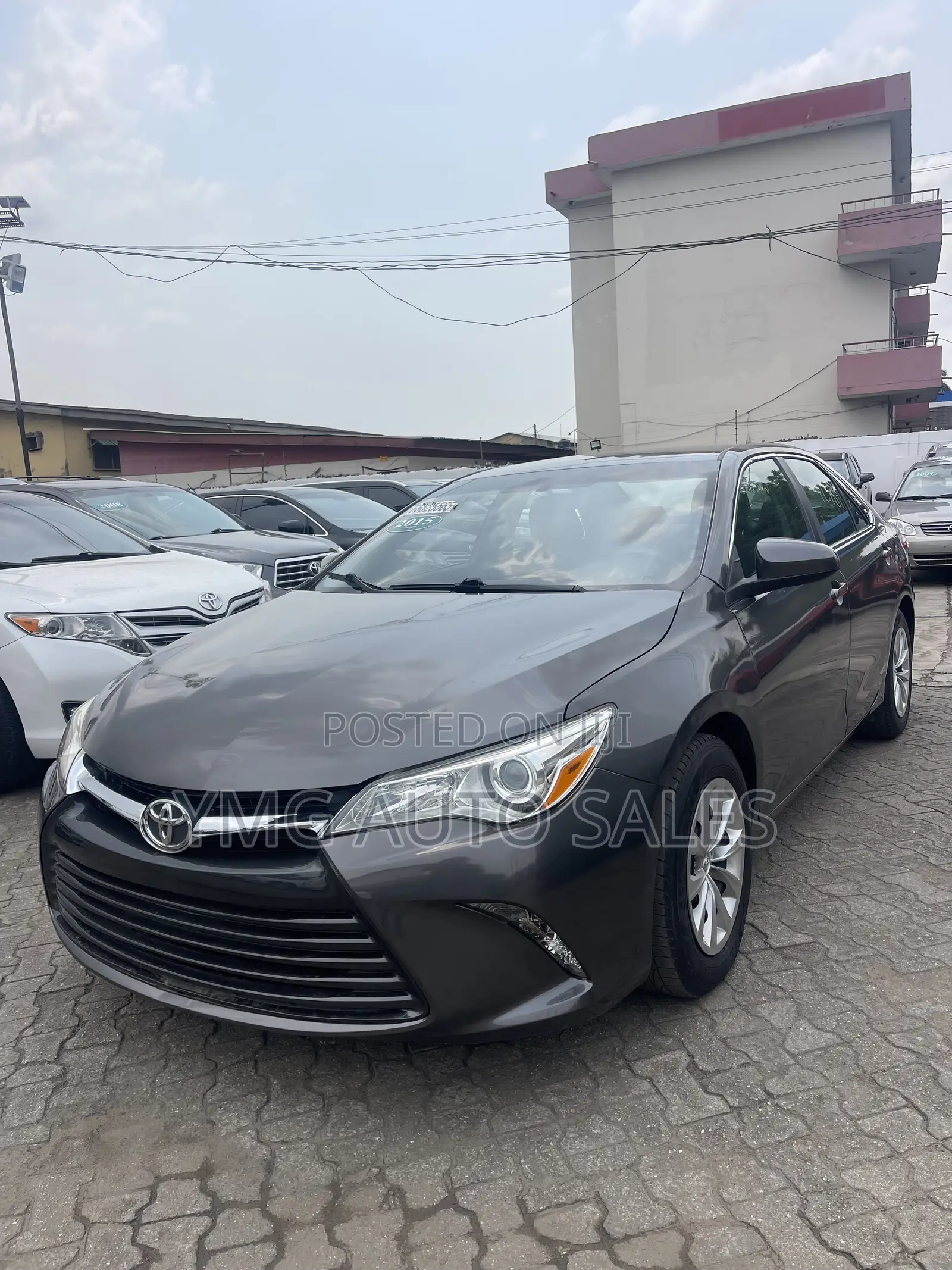 Toyota Camry LE 4dr Sedan (2.5L 4cyl 6A) 2015 Gray