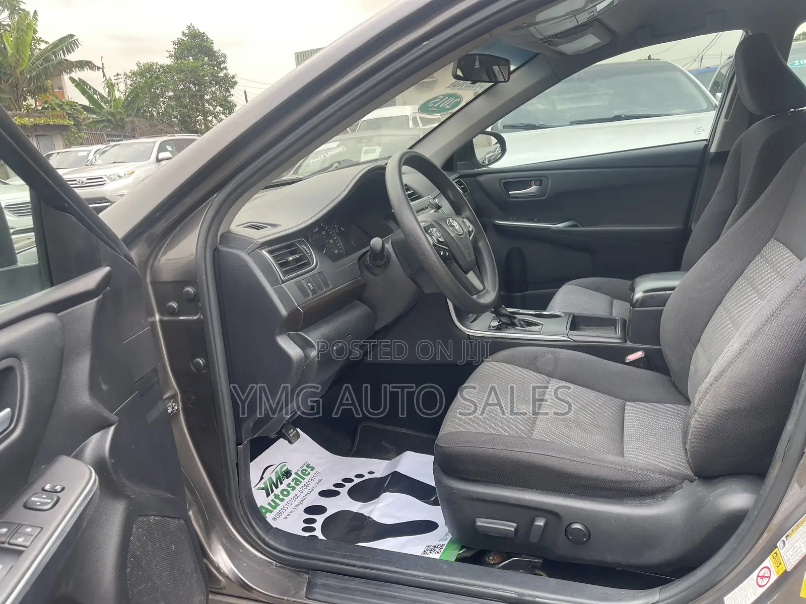 Toyota Camry LE 4dr Sedan (2.5L 4cyl 6A) 2015 Gray
