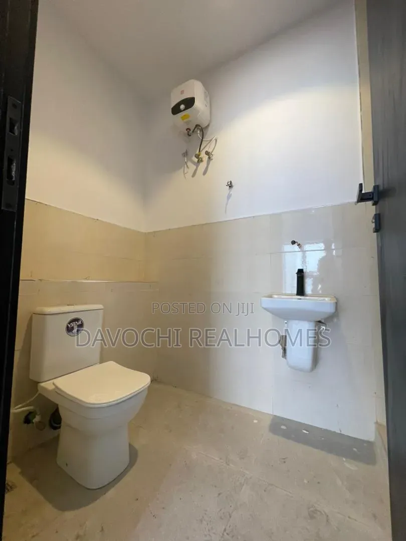 3bdrm Maisonette in Lekki Phase 1 for sale
